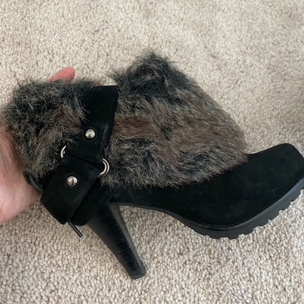 women black fur winter ankle boot 5 1/2